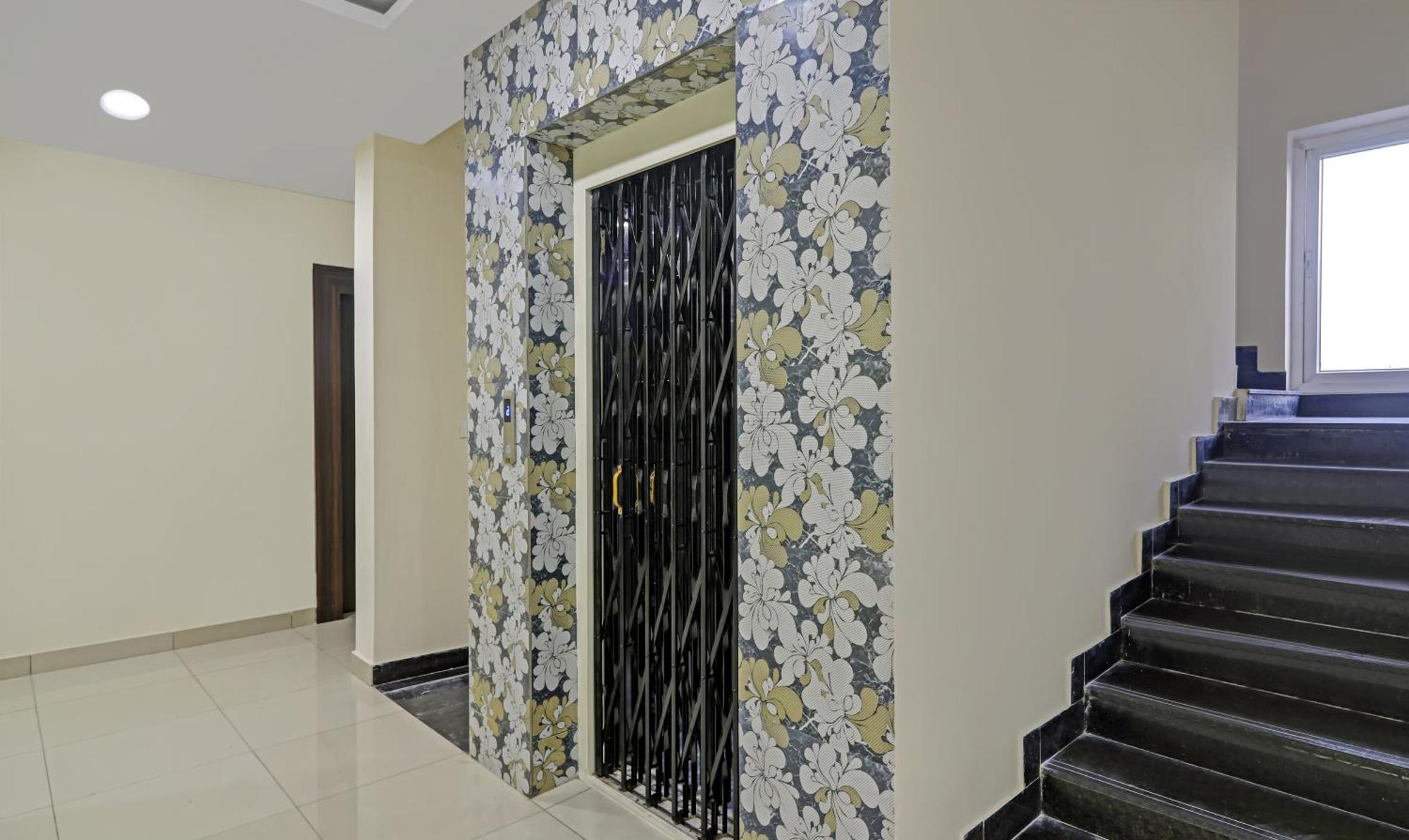 Treebo Trip Airport Pride Inn Hyderabad Exterior photo
